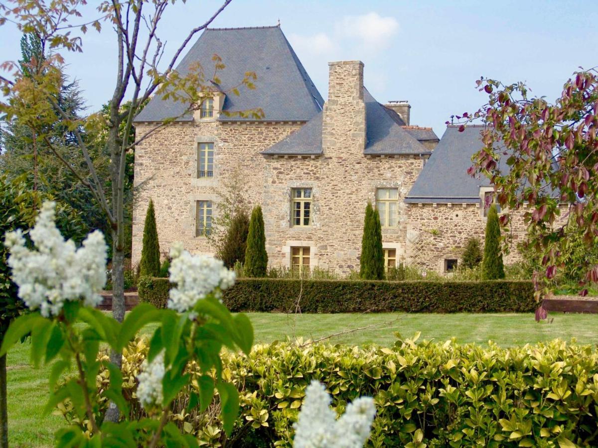 Gite La Passerelle - Manoir Le Plessix Madeuc Corseul Exteriér fotografie